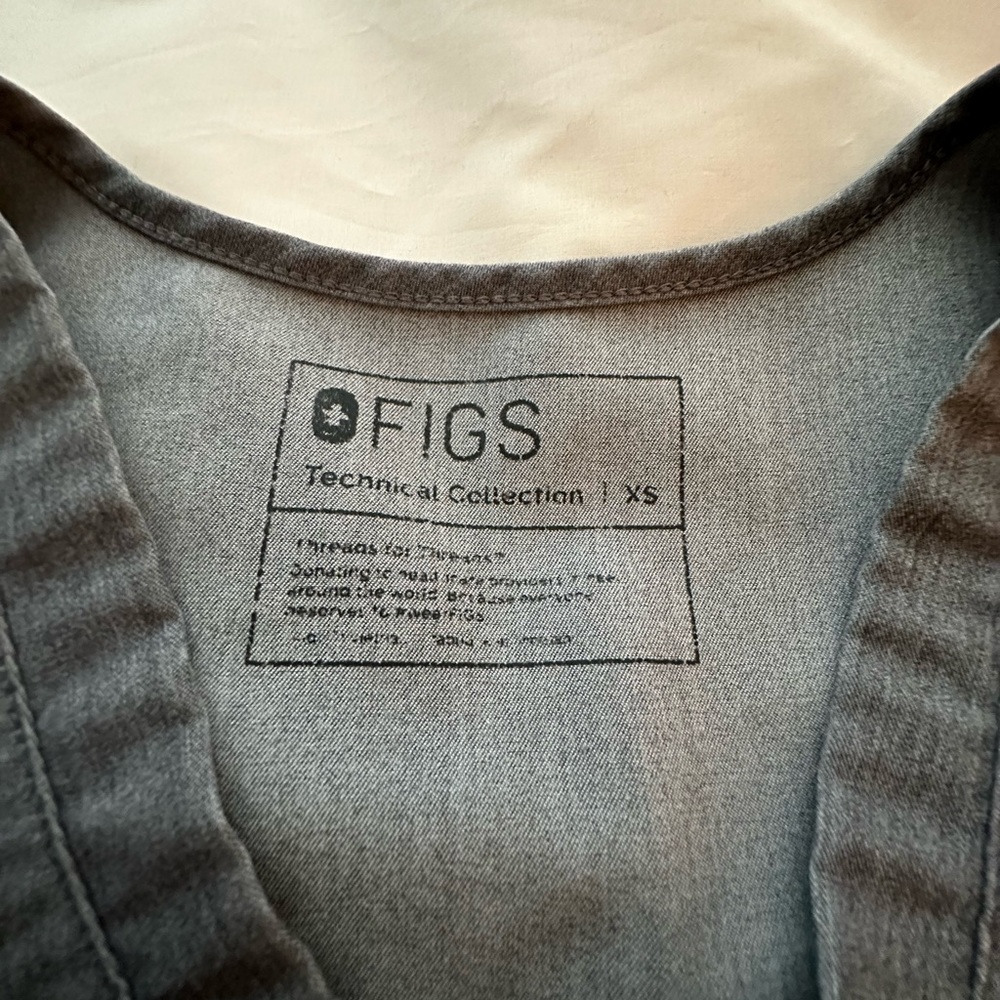 Figs Two Pocket Scrub Top